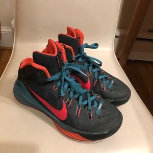 Nike Hyperdunks (Women’s) size 8.5 (Men’s size 7)